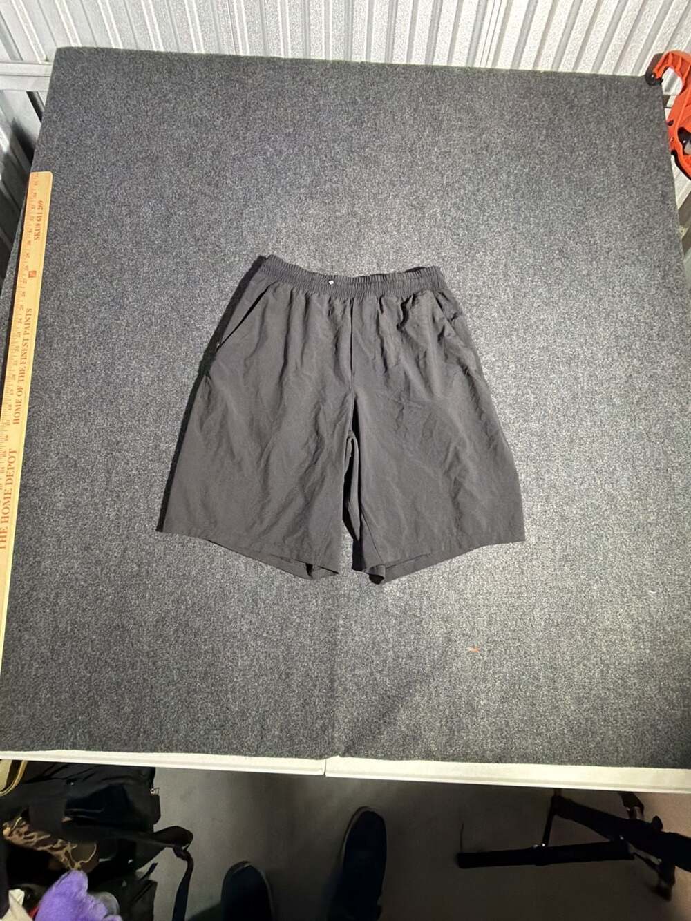 Lululemon Men's Athletic Training Shorts in Black
15-0218